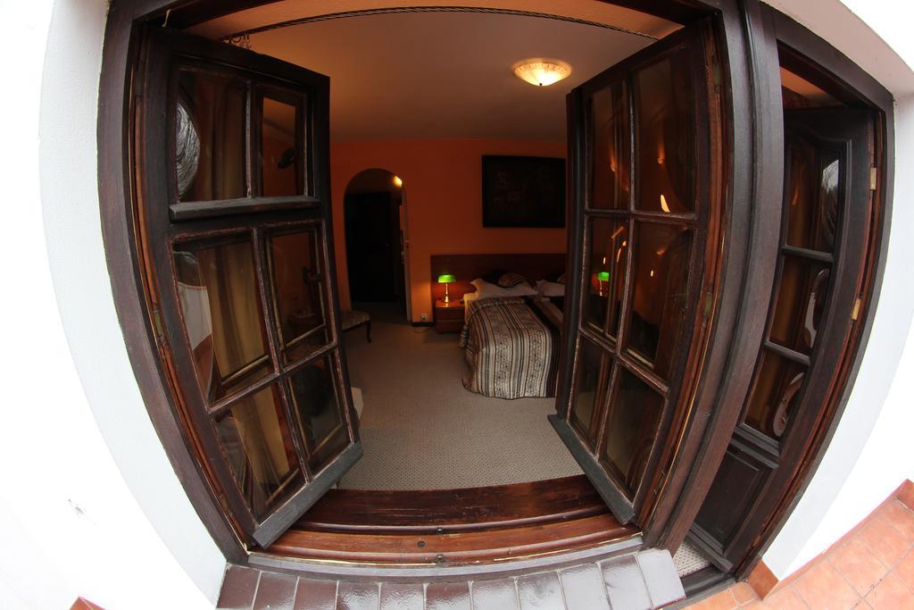 Pensjonat Rezydencja Parkowa Apartment Wroclaw Bagian luar foto