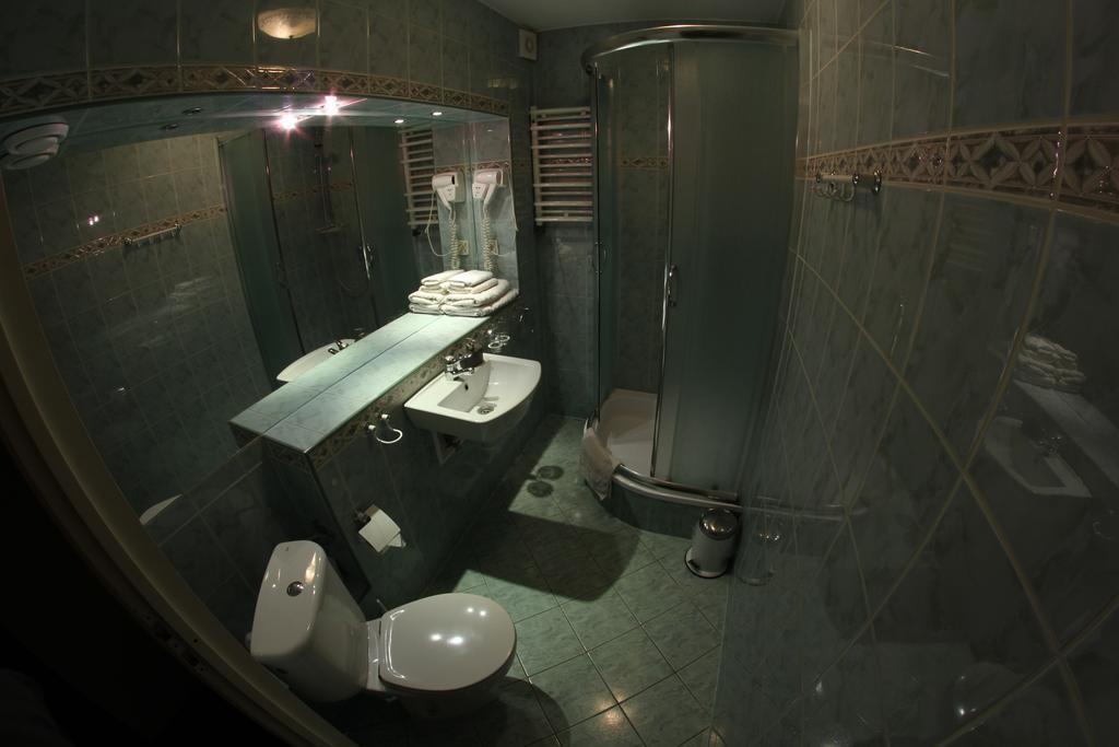 Pensjonat Rezydencja Parkowa Apartment Wroclaw Bagian luar foto