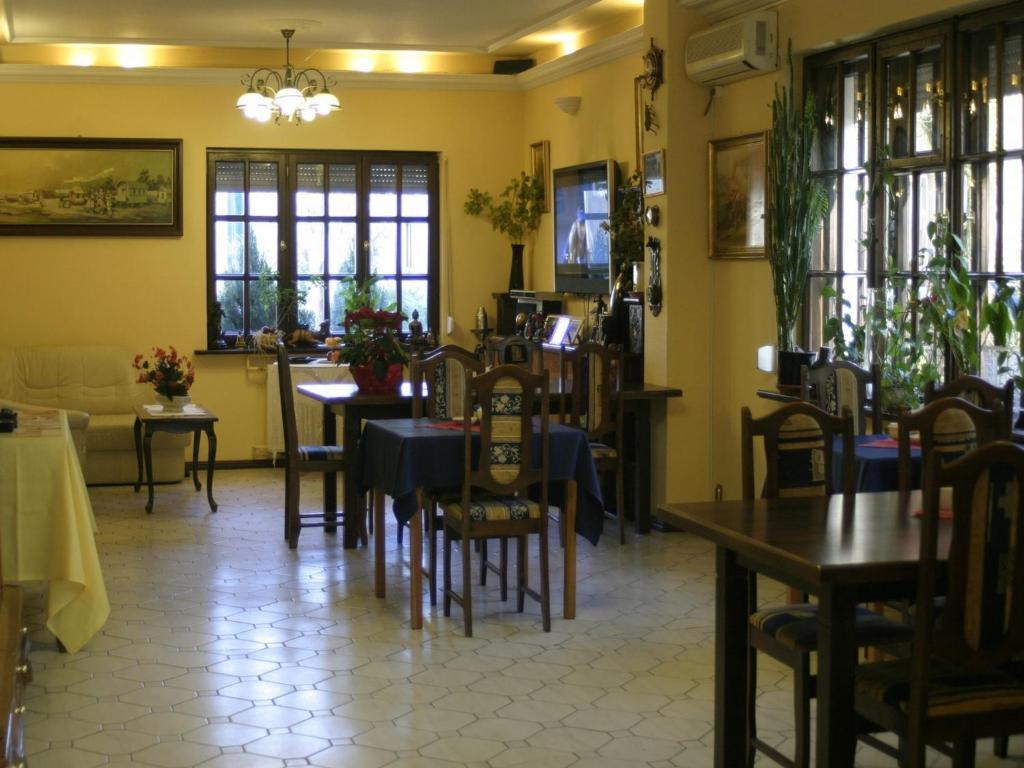 Pensjonat Rezydencja Parkowa Apartment Wroclaw Bagian luar foto