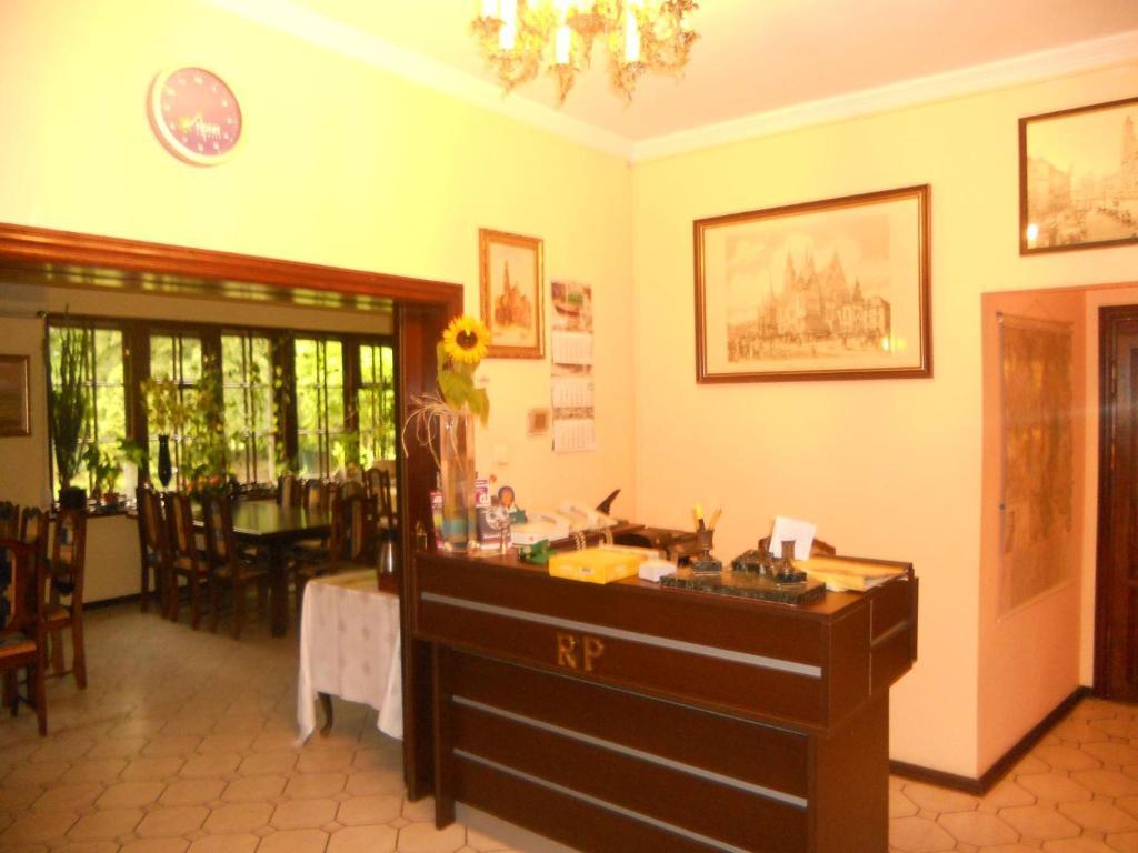 Pensjonat Rezydencja Parkowa Apartment Wroclaw Bagian luar foto